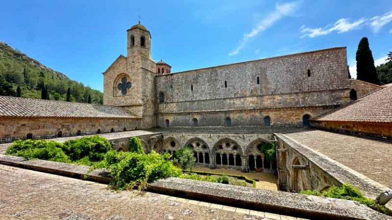 Schne Abbaye De Fontfroide Bildernull