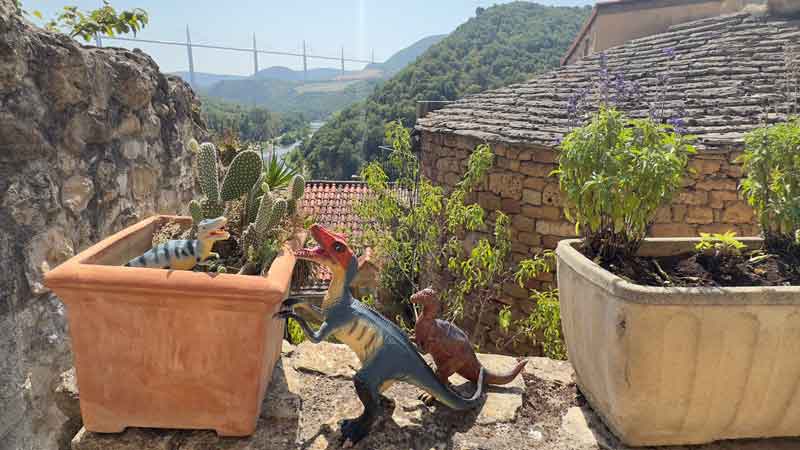 Dinosaurs in Peyre